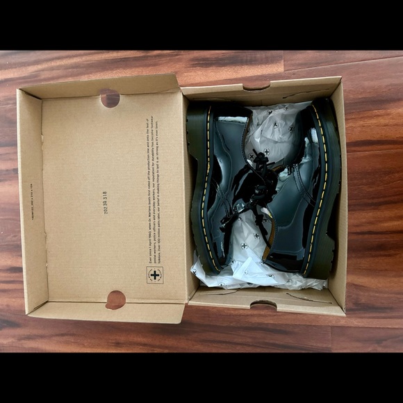 Dr Martins - Picture 4 of 5